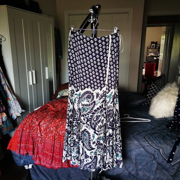 Maxi Skirt with slit - Picture 4 of 6